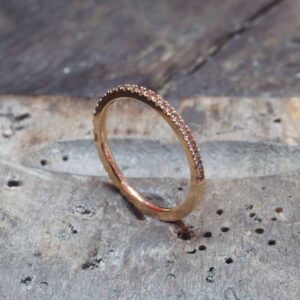 750er Roségoldring mit Brillanten