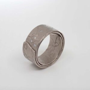 750er Champagnergoldring mit Brillanten