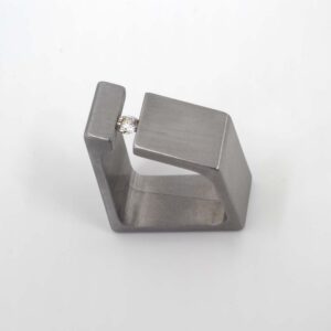 Edelstahlring mit Brillant