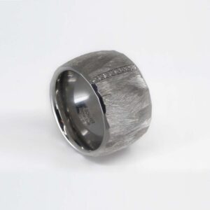 Edelstahlring mit Brillanten