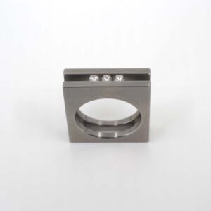 Edelstahlring mit Brillanten