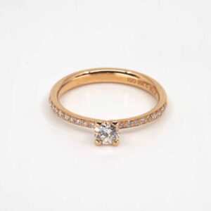 750er Apricotgoldring mit Brillanten