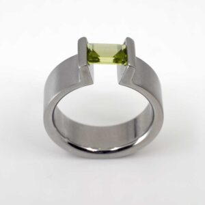 Edelstahlring mit Peridot